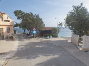 thumbnail: Exterior