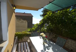 thumbnail: Balcony