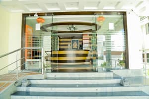 thumbnail: Interior entrance