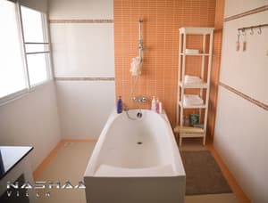 thumbnail: Deep soaking bathtub