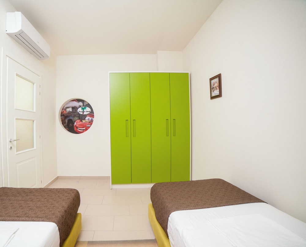 Children's theme room