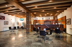 thumbnail: Bar (on property)
