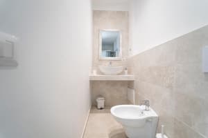 thumbnail: Bathroom shower