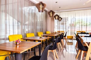 thumbnail: Breakfast area