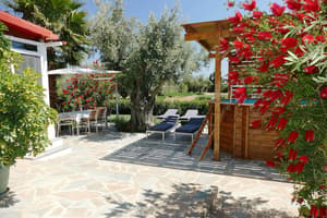 thumbnail: Exterior