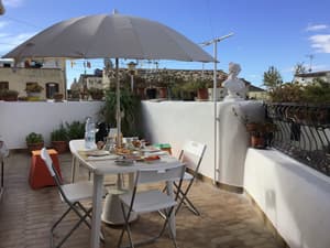 thumbnail: Outdoor dining