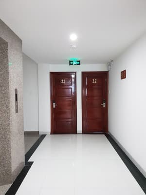 thumbnail: Hallway