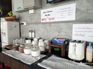 thumbnail: Breakfast area