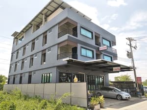 thumbnail: Exterior