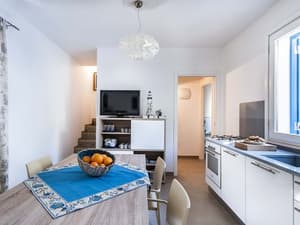 thumbnail: In-room dining