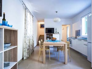 thumbnail: In-room dining