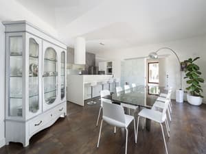 thumbnail: Interior