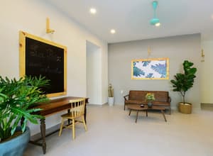 thumbnail: Lobby sitting area