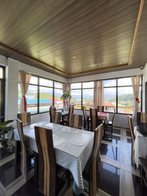 thumbnail: Restaurant