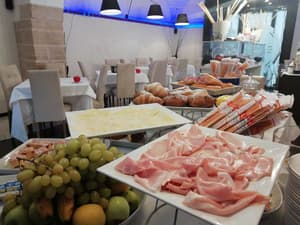 thumbnail: Buffet