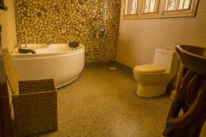 thumbnail: Bathroom amenities