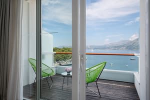 thumbnail: Balcony view