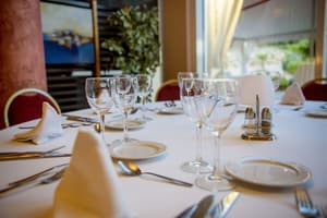 thumbnail: Couples dining