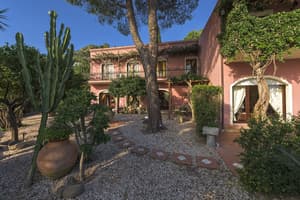 thumbnail: Exterior