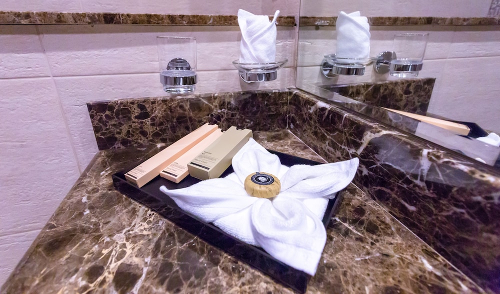 Bathroom amenities
