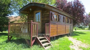 thumbnail: Front of property