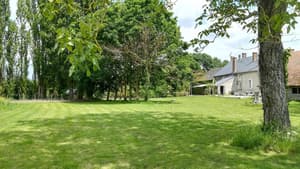 thumbnail: Property grounds