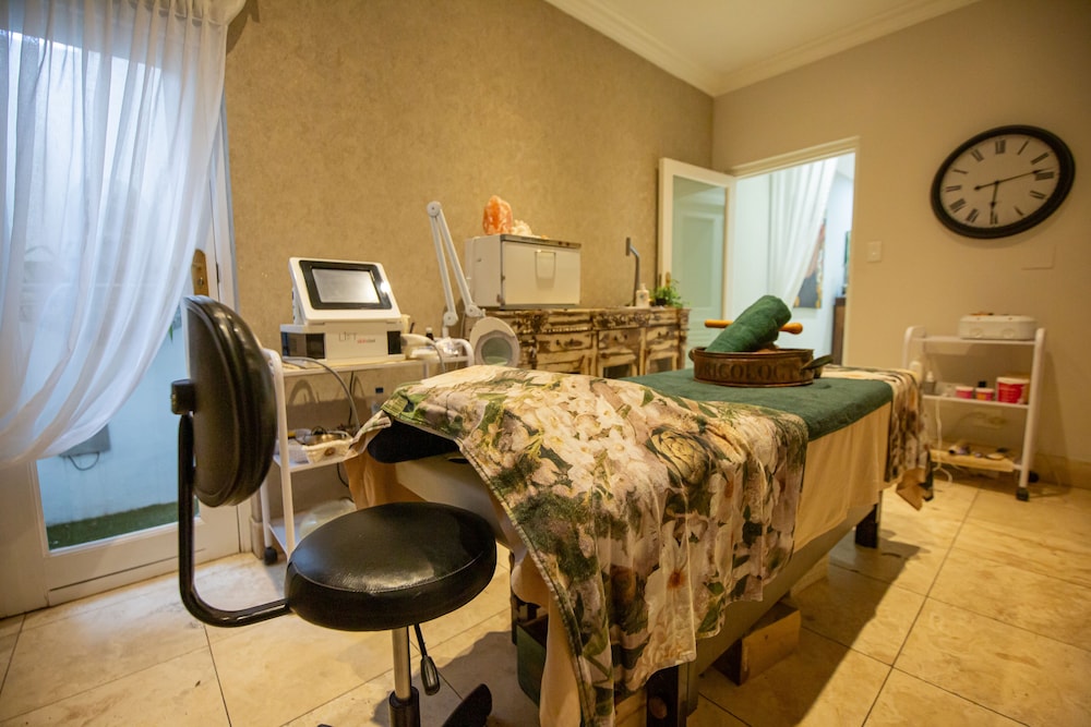 Nail salon