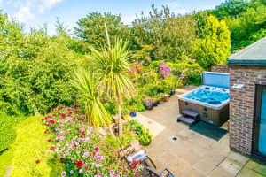 thumbnail: Pool
