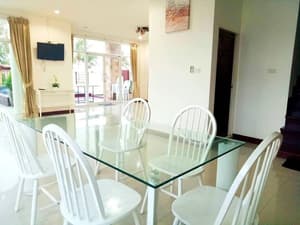 thumbnail: In-room dining