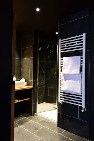 thumbnail: Bathroom shower