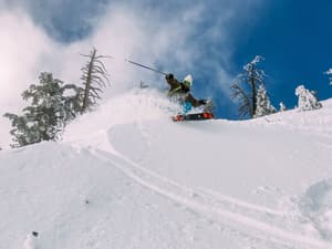 thumbnail: Skiing