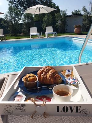 thumbnail: Breakfast area