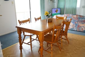 thumbnail: In-room dining