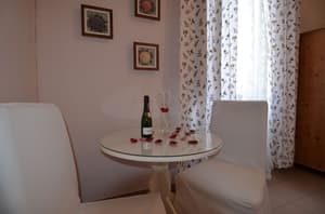 thumbnail: In-room dining