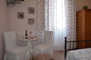 thumbnail: In-room dining