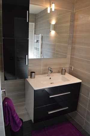 thumbnail: Bathroom sink