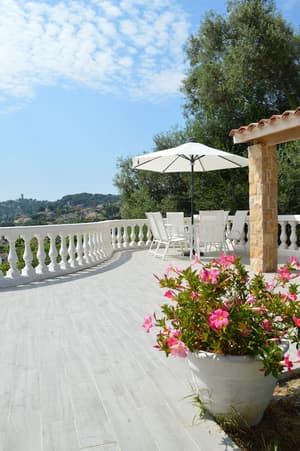 thumbnail: Terrace/patio