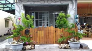 thumbnail: Front of property