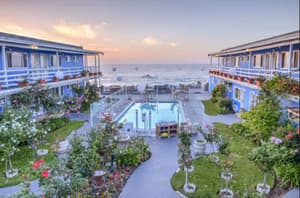 thumbnail: Outdoor pool