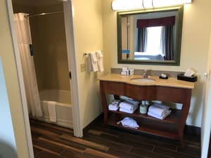 thumbnail: Bathroom amenities