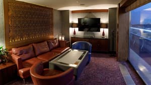 thumbnail: Bar (on property)