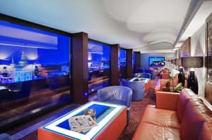 thumbnail: Bar (on property)