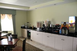 thumbnail: Breakfast area