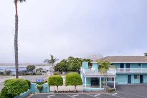 thumbnail: Exterior