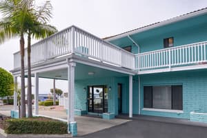 thumbnail: Exterior