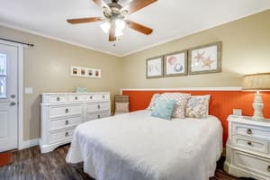 thumbnail: In-room dining