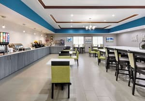 thumbnail: Breakfast area