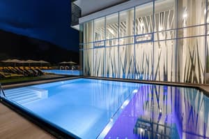 thumbnail: Outdoor pool