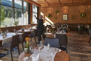 thumbnail: Restaurant