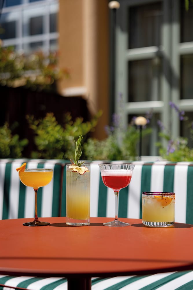 Poolside bar
